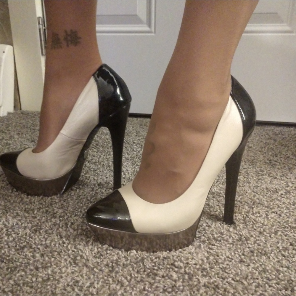 Sexy two tone Betsy Johnson's!